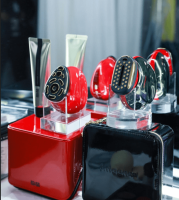 Jmoon极萌 科技赋能个性化美肤体验